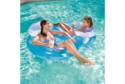 Bestway Dubbele Lounge-ring -Intex Zwembaden Winkel dubbele zwemband bestway in gebruik