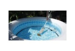 Kokido Oplaadbare Spa- En Zwembadstofzuiger 7 Kokido Oplaadbare Spa- En Zwembadstofzuiger -Intex Zwembaden Winkel kokido oplaadbare spa en zwembadstofzuiger sfeer