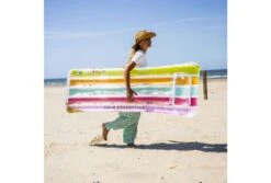 Swim Essentials Regenboog Luchtbed Met Glitters -Intex Zwembaden Winkel swim essentials regenboog luchtbed met glitters op het strand 1